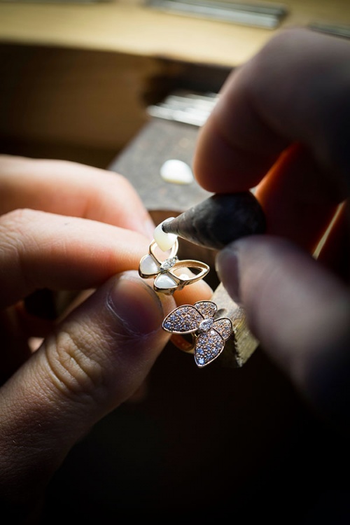 Crafting the Between the Finger ring
